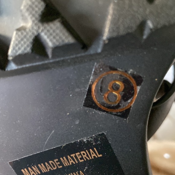 New women’s Sz 8  black straps chunk heels platform casual sandals - Picture 5 of 10